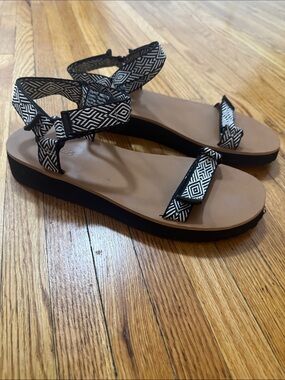 Madewell Black & White Geometric Strap Sandals (size 11)